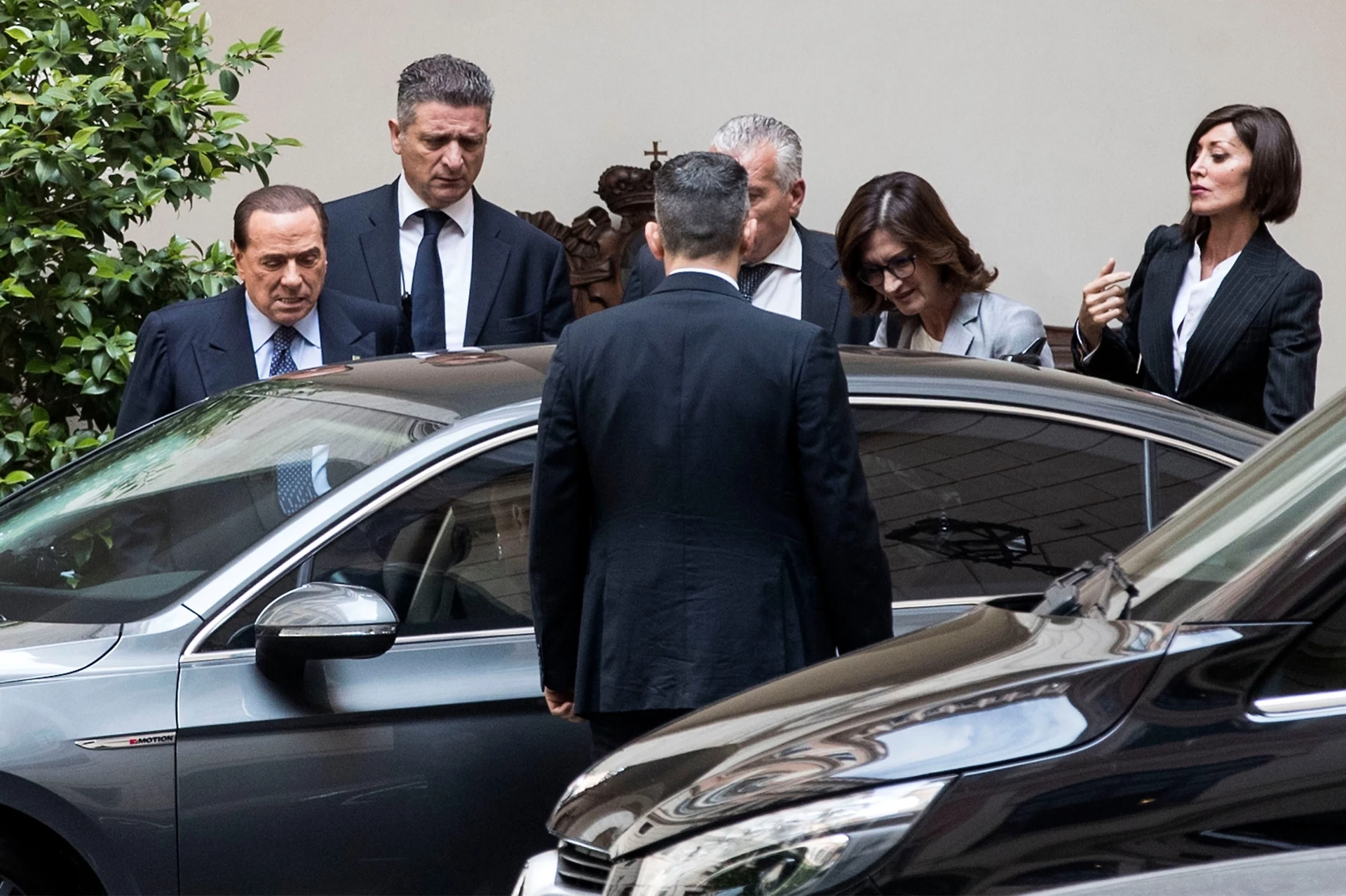 Silvio Berlusconi, riunione tesissima: seggi dimezzati e trionfo della Lega. La tragica frase del Cav