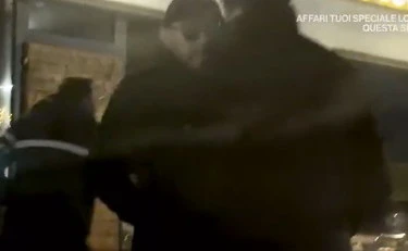 Crans-Montana, orrore contro le troupe Rai: "Insulti agli italiani"