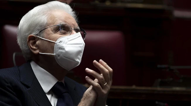 Sergio Mattarella, pressioni per il bis: alla vigilia del discorso, chi spinge per "congelare" il Quirinale