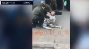 DiMartedì, "perché lo avvolgono col nastro adesivo": propaganda russa, l'orrore più grande? Per il Cremlino...
