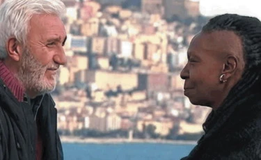 Pure Whoopi insegue “Un posto al sole”