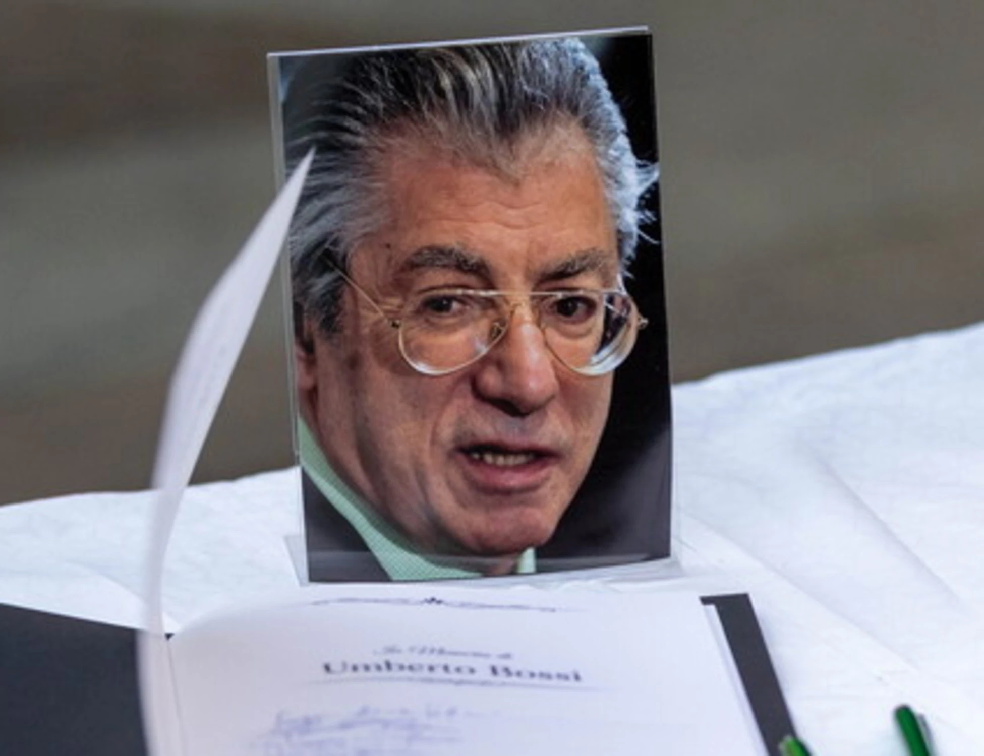 Umberto Bossi, sciacallaggio dem sulla sua morte