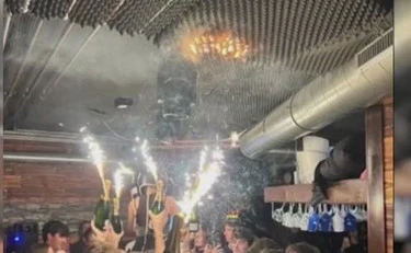 Crans-Montana, incendio Capodanno: la scala rimpicciolita che ha trasformato il locale in una trappola mortale