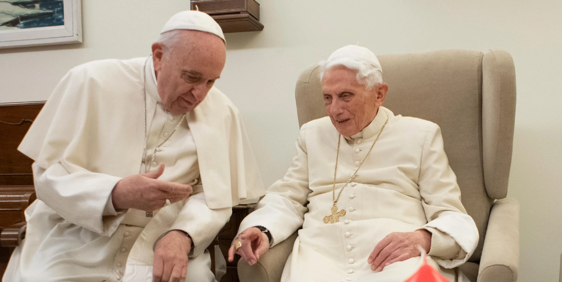 Vaticano, voce vergognosa sul testo di Jospeh Ratzinger: resa dei conti con Papa Francesco