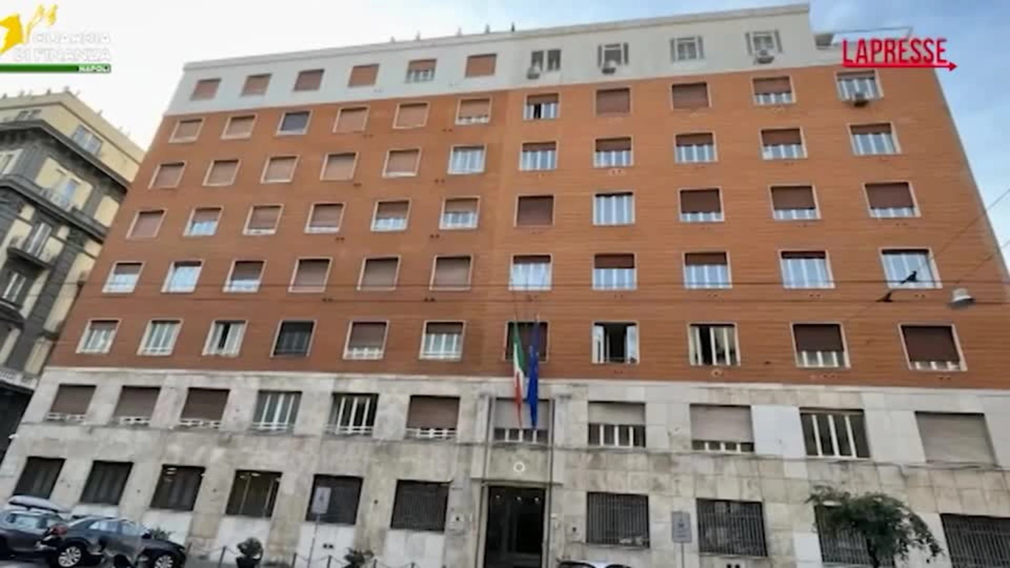 Napoli, maxi sequestro di fuochi d'artificio illegali