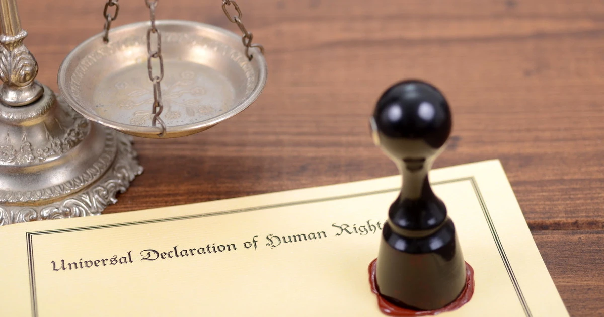 La dichiarazione dei diritti dell'uomo compie 75 anni... E li dimostra tutti