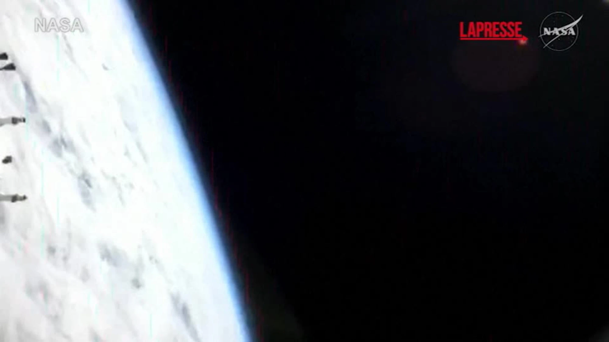 Spazio, Artemis II: la capsula Orion si dirige verso la Luna