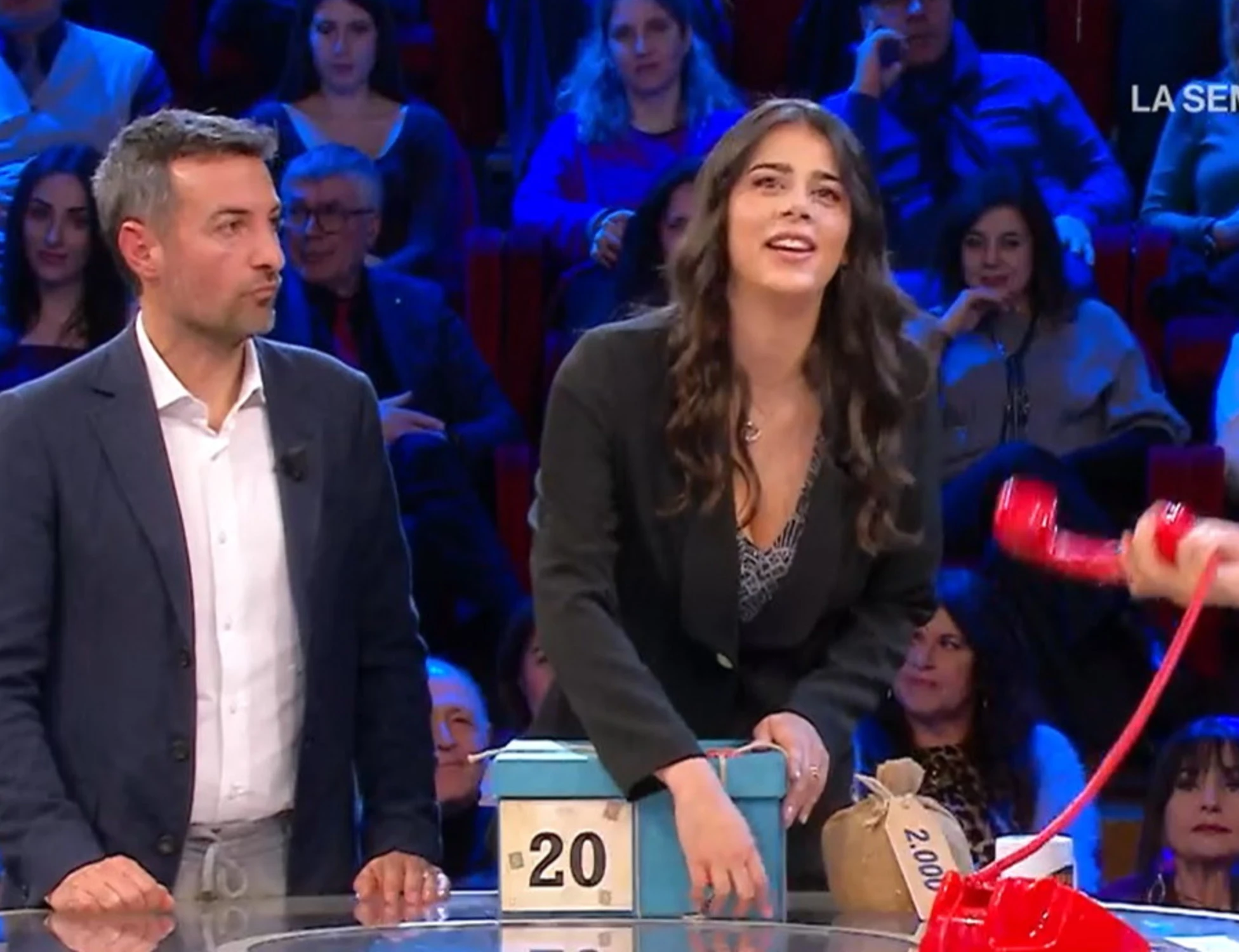 Affari tuoi, Guendalina e l'ormone impazzito in tempo reale