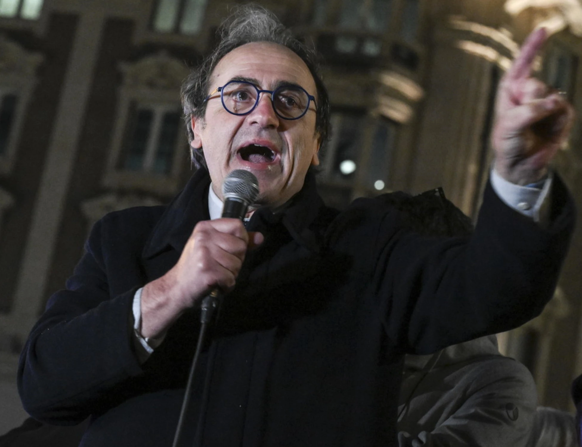 Angelo Bonelli, delirio su Meloni: "Non cita Vannacci, ipocrisia senza limiti"