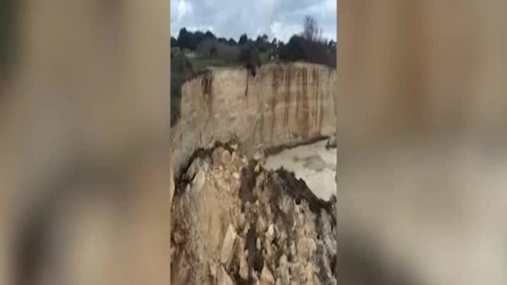 Crolla l’arco dei Faraglioni di Sant’Andrea nel Salento