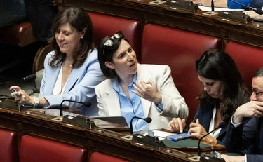 Schlein, il sondaggio dice: "è finita". Pd a un passo dalla soglia psicologica