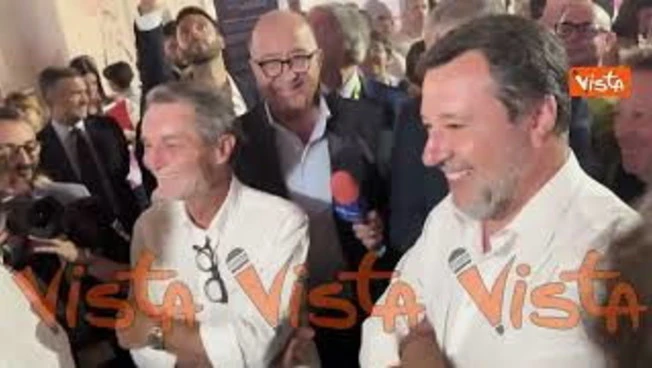 Stretta di Mano tra Salvini e Fontana (Lombardia) al padiglione del Mit al Meeting di Rimini