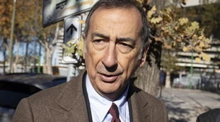 Beppe Sala, il silenzio sulla vigilessa presa a sassate
