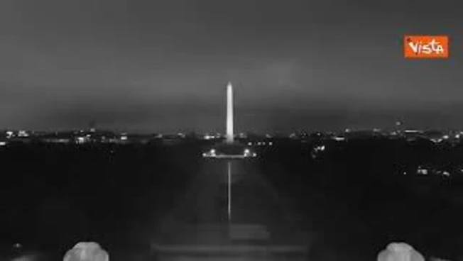 Ecco la nuova Reflecting Pool del Lincoln Memorial di Washington restaurata e dipinta di blu