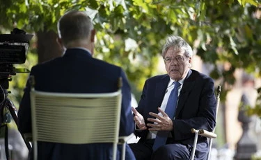 Elly Schlein delira contro Meloni? Caos-Pd: la freddezza di Gentiloni