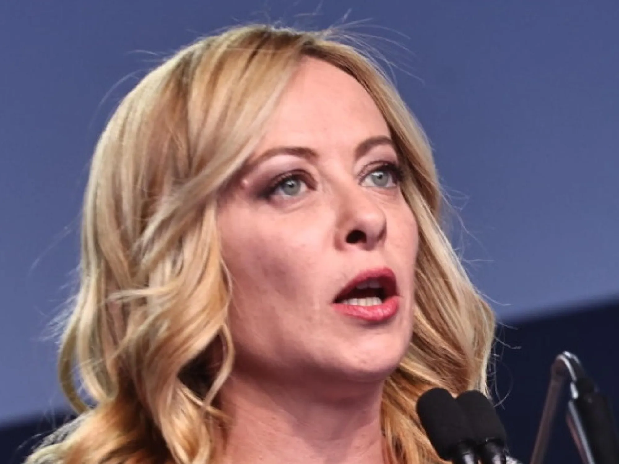 Leggi l'articolo: "Giorgia Meloni trascina tutti": il sondaggio è pazzesco