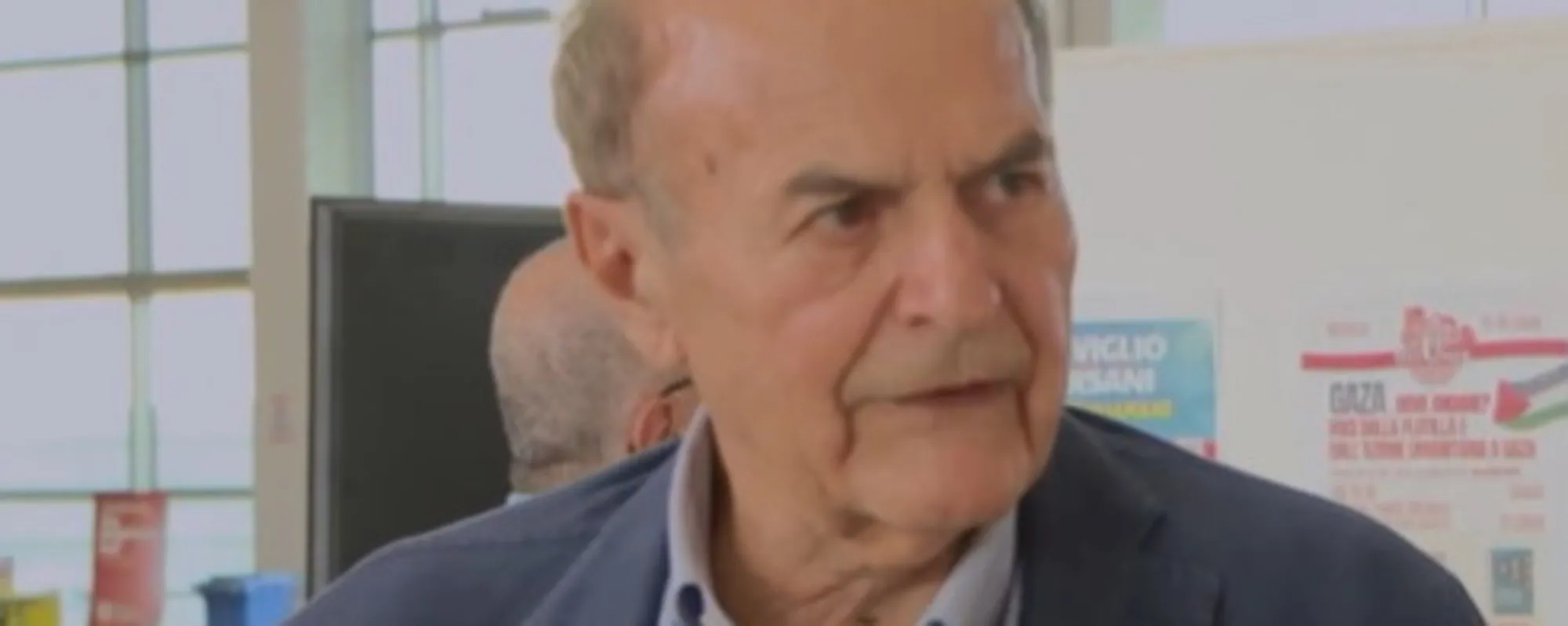 "Contenere i violenti non è compito della sinistra". Su Fakir Bersani sbrocca in tv: sconcertante