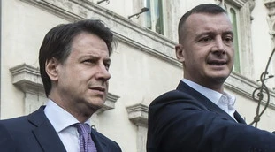 Giuseppe Conte e Casalino, la gaffe: "Piano di rinascita democratica", citano P2 e Licio Gelli