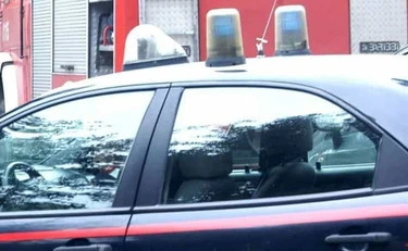 Roma, tragedia in casa: padre, madre e figlia morti da colpi d'arma da fuoco. Ipotesi omicidio-suicidio