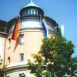 Studente irrompe a scuola