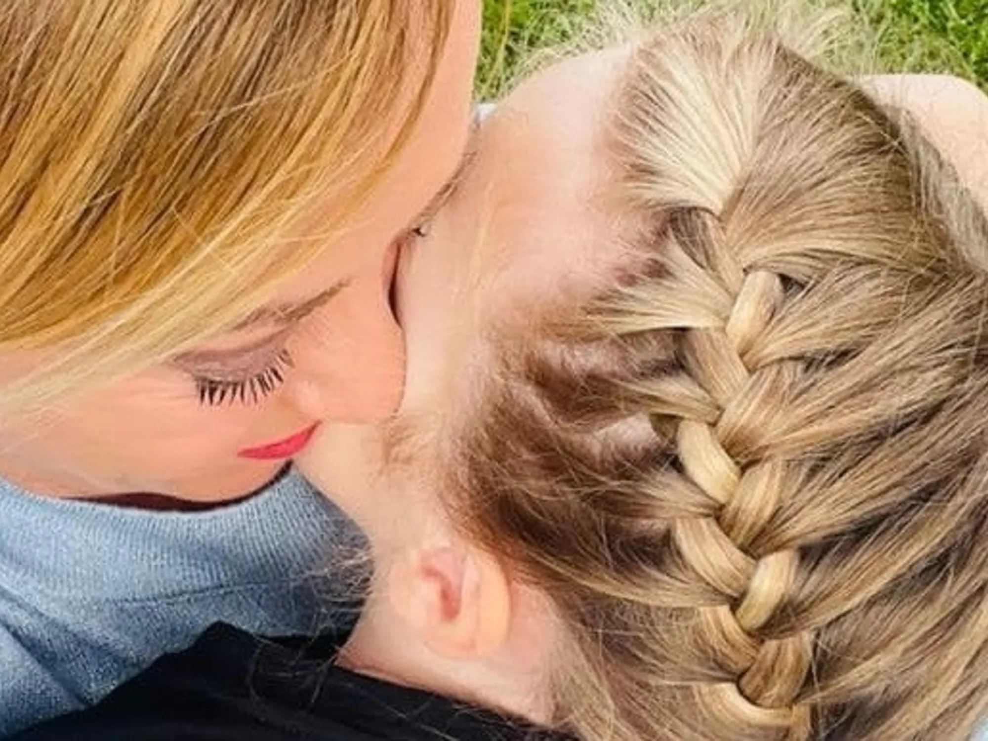 Leggi l'articolo: Cos&igrave; la sinistra ha messo in pericolo Meloni e figlia