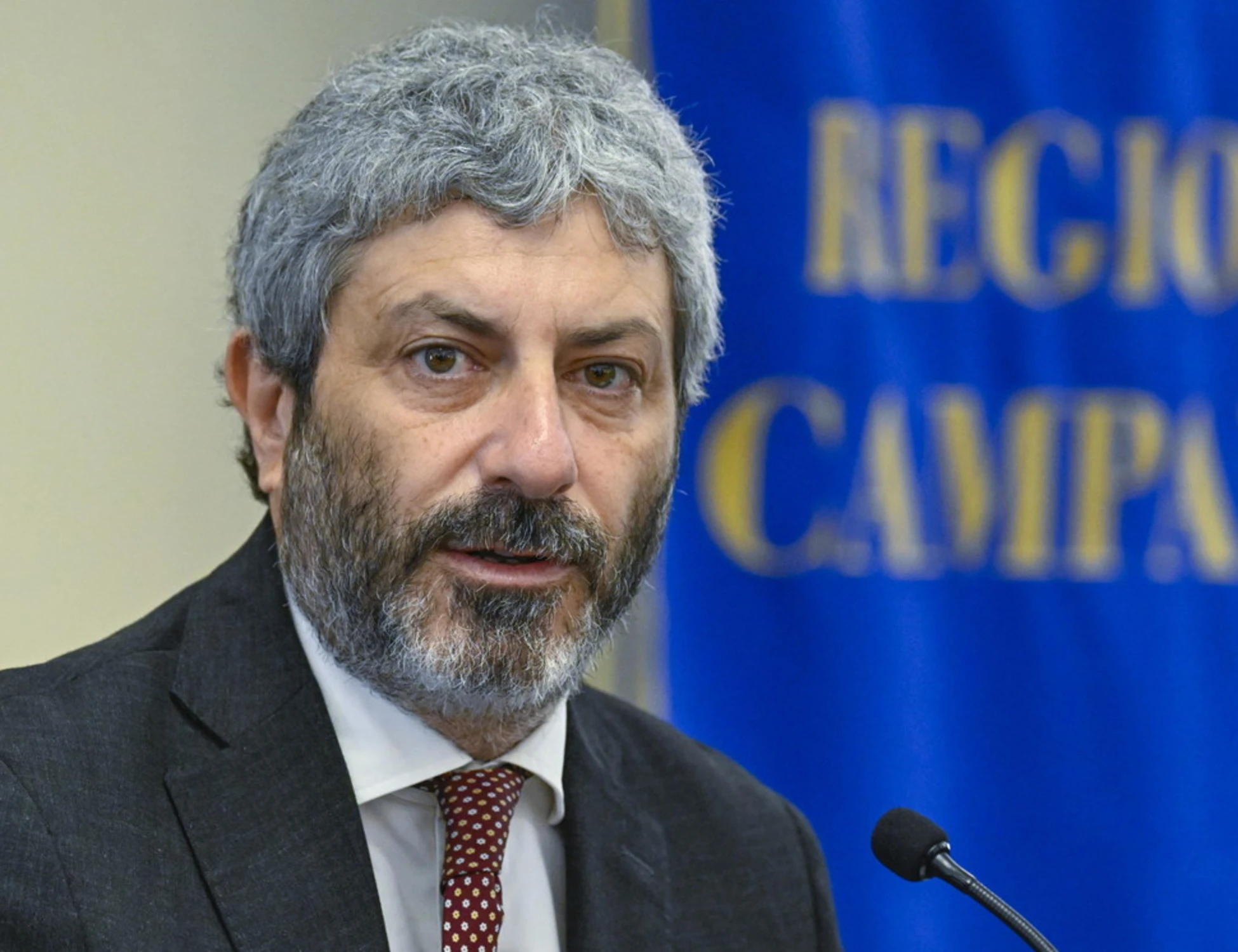 Roberto Fico, dopo gli 8 milioni ai disoccupati anche il Reddito di cittadinanza