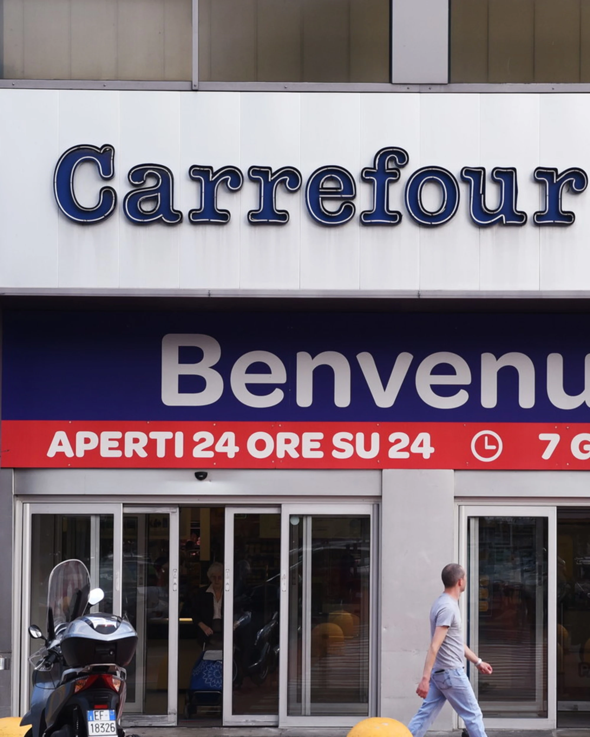 Carrefour torna italiana, affare da 1 miliardo 