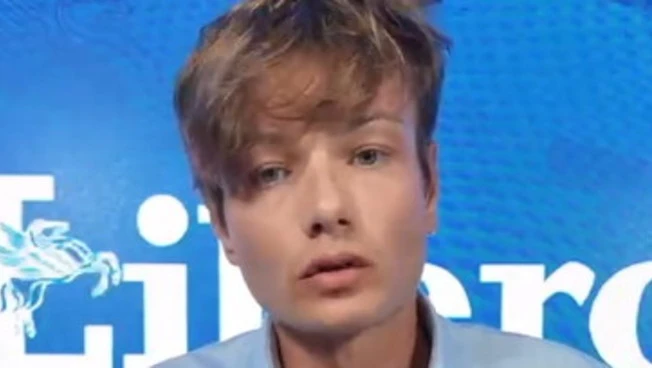 Gli insulti inaccettabili di Andrea Scanzi ai giovani di FdI