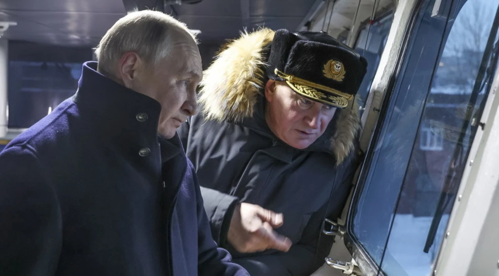 Joe Biden e l&apos;insulto a Vladimir Putin: &quot;Pazzo figlio di p***&quot;