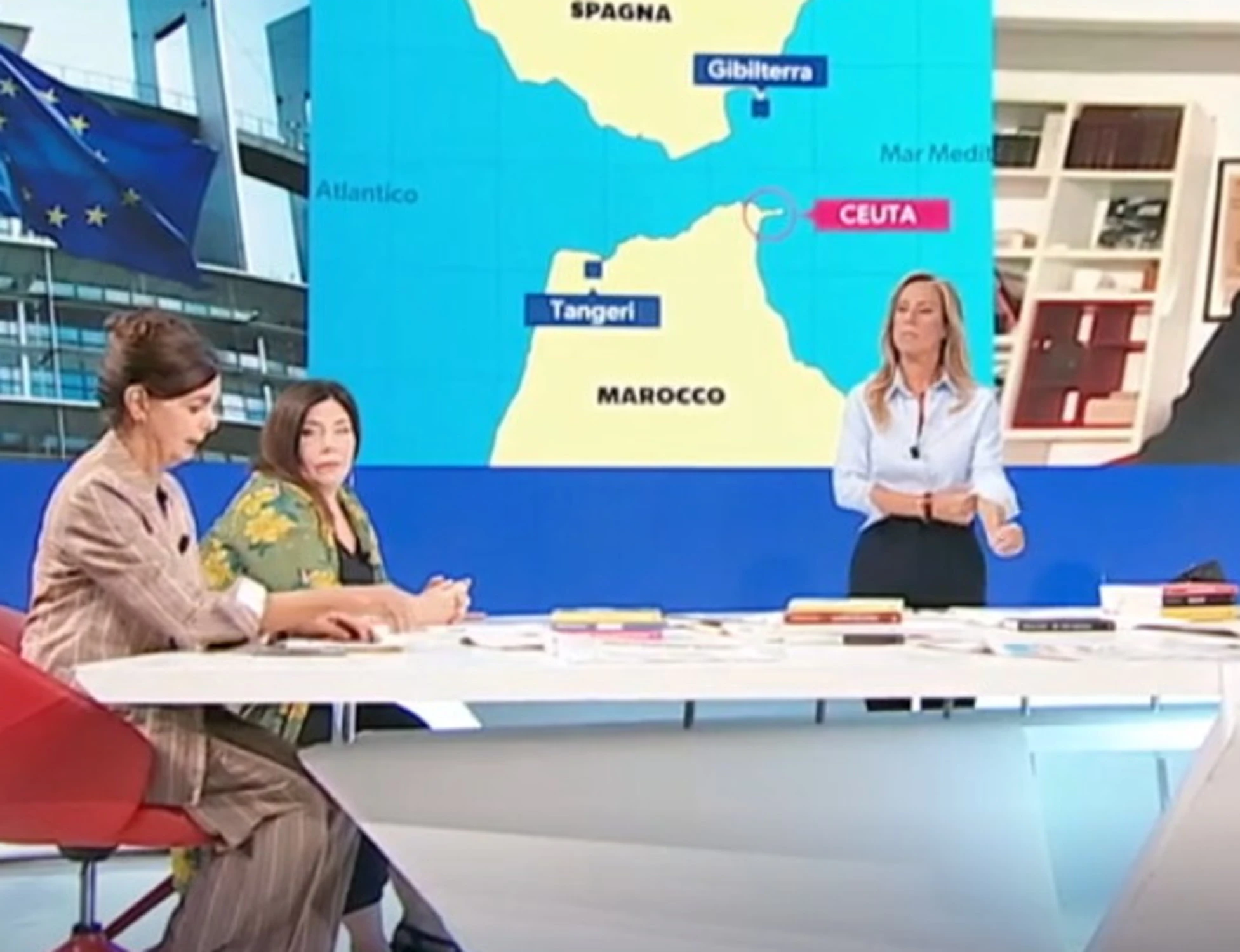 Laura Boldrini zittita da Laura Tecce: "Ma che noia le danno i controlli"