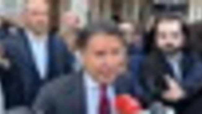 Referendum, Conte: vogliono governanti "scudati", non lo permetteremo