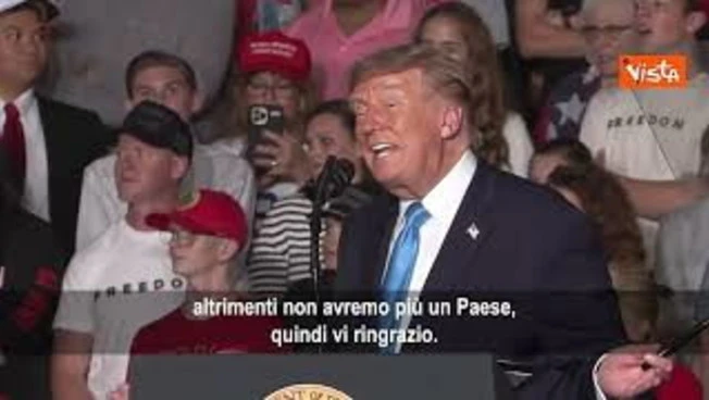 Trump firma ordine esecutivo sul palco in Nebraska: Fatto ciò che Biden non riusciva a fare