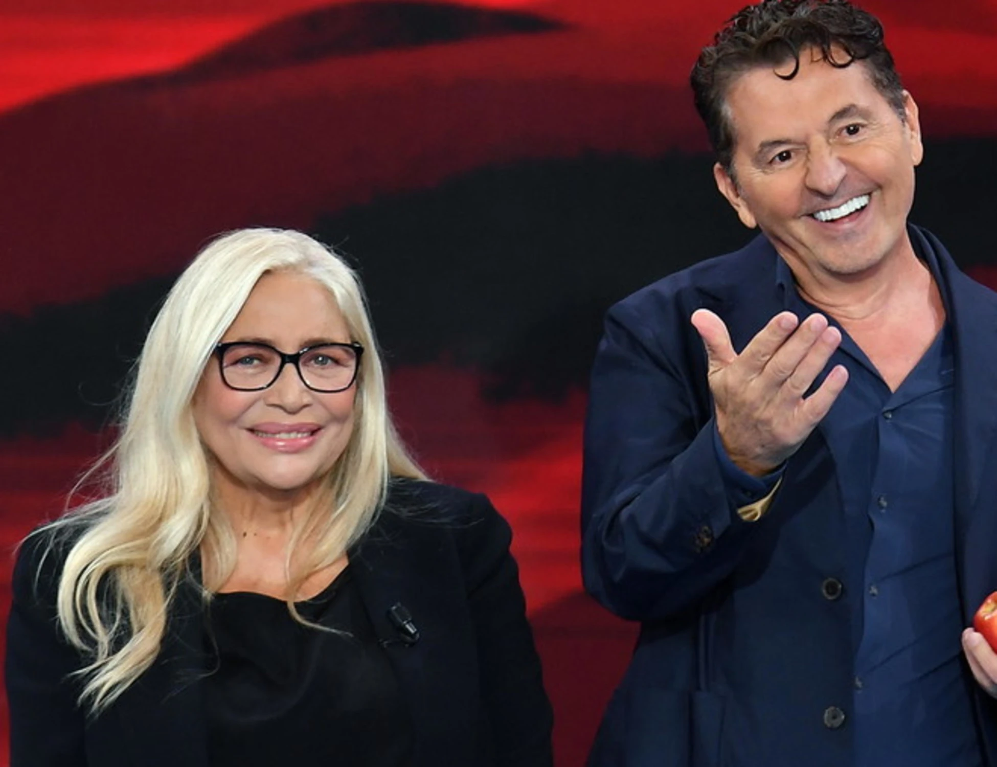 Domenica In, Mara Venier spiana Teo Mammucari: "Prendiamo un caffè?"