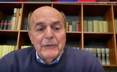 Bersani, non illuderti: la sinistra non si salva con la "generosità"