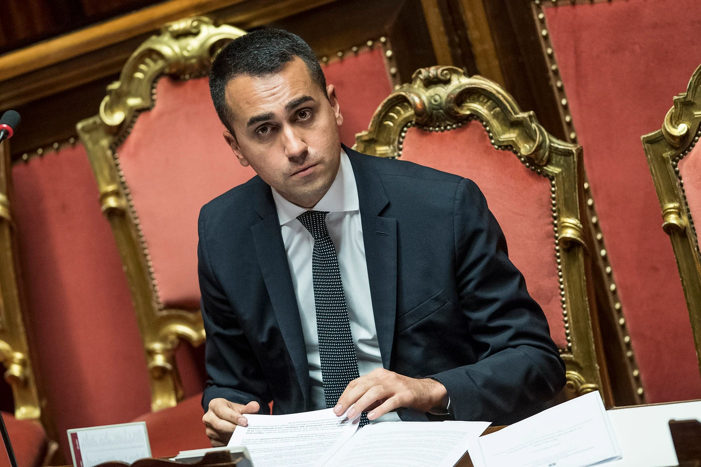 Luigi Di Maio ci ruba altri soldi, 1 miliardo di euro per l'ultimo pasticcio grillino: cosa paghiamo