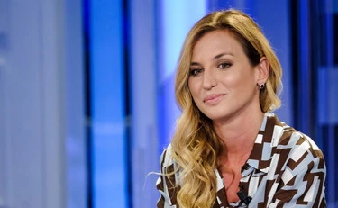 https://media.liberoquotidiano.it/1620HqPbFAfWxhF-sho49I38Q0mRnF4tsvPsCZmOulc/width:800/quality:90/aW1hZ2VzLzIwMjUvMDkvMjgvMDgyMjE0OTIwLTc5MGM5ZjJkLTJmNjktNDZmNy04MmFlLTBhYjA3MTcxMzM5Mi5qcGc.webp