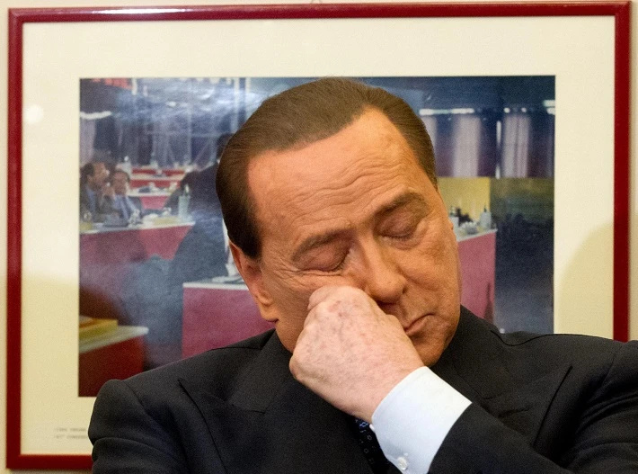 Berlusconi: "Non farò come Craxi, lotterò in Italia. Il suo libro? Lo leggo in carcere"