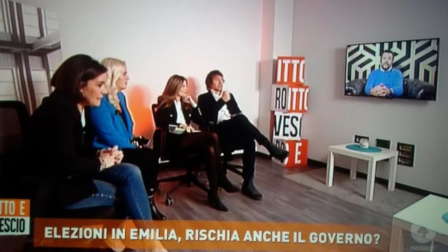Dritto e Rovescio, parla Salvini e la telecamera stacca sulla sala d'attesa: rivoluzione da Del Debbio