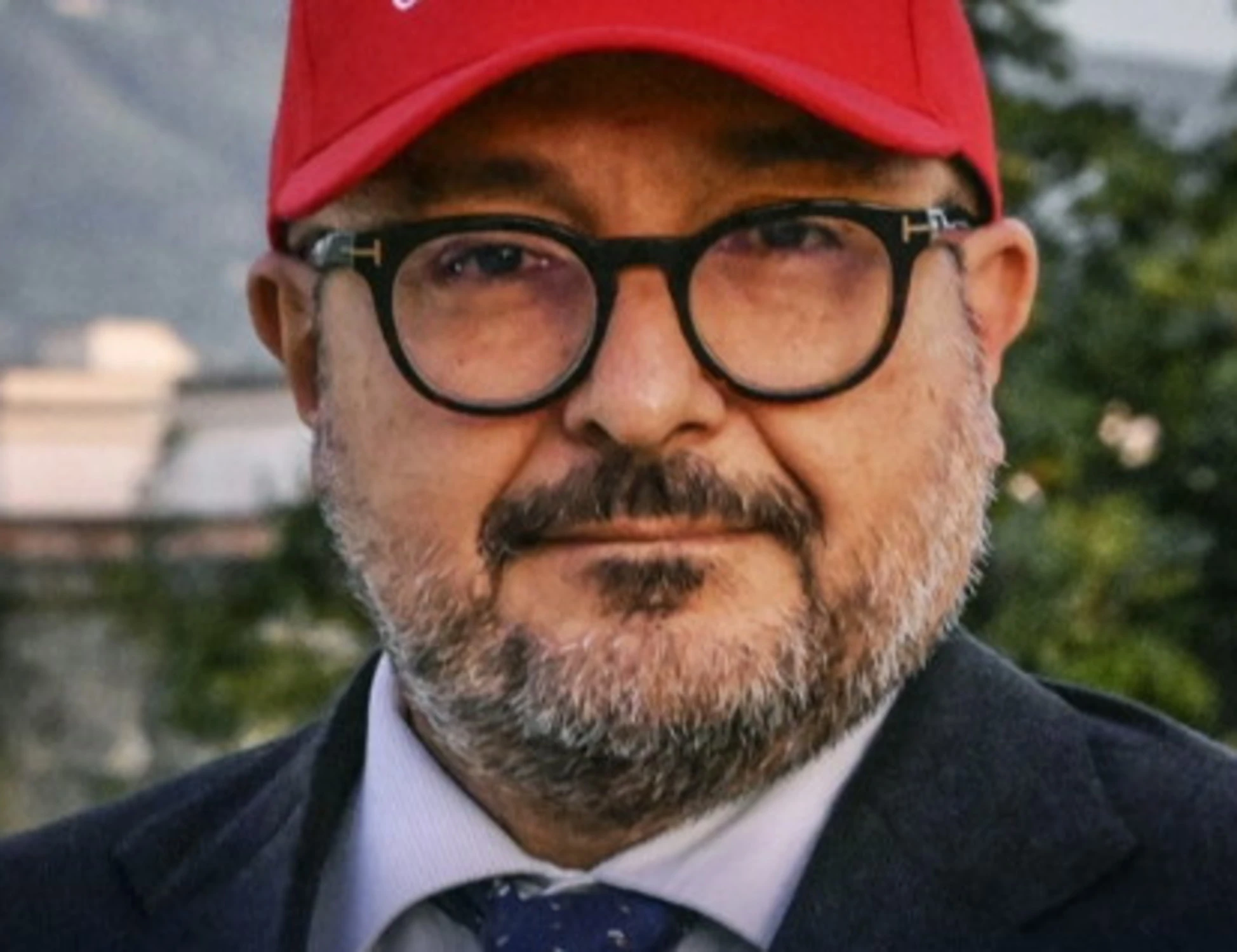 Piazzapulita, il cappellino di Sangiuliano manda in tilt Formigli: "Ambulanza!"