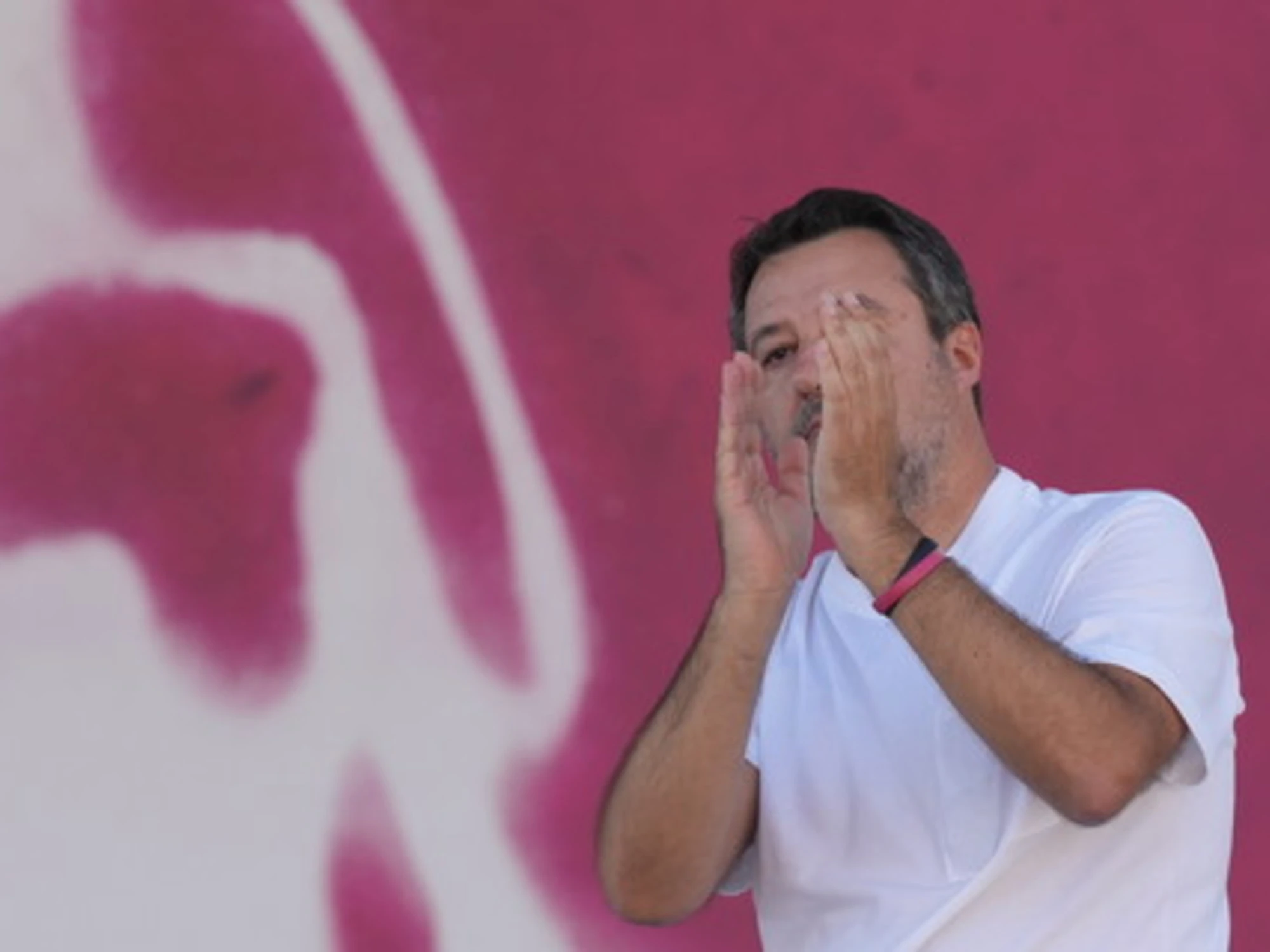Pontida, tripudio per Matteo Salvini. L'affondo contro Repubblica: "Sciacquatevi la bocca"