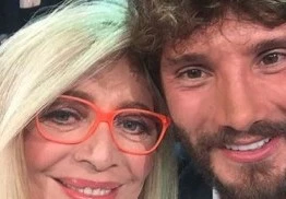 Stefano De Martino, crollo emotivo dalla Venier: vede la foto con Belen, reazione a sorpresa, Mara sadica