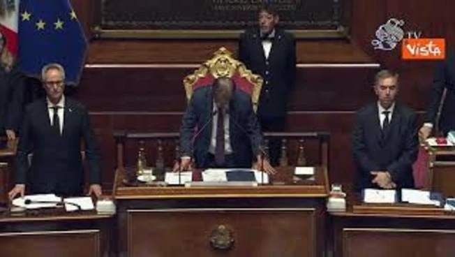 La Russa ricorda Ornella Vanoni in Aula e chiede un minuto di silenzio. Poi, l'applauso dei Senatori