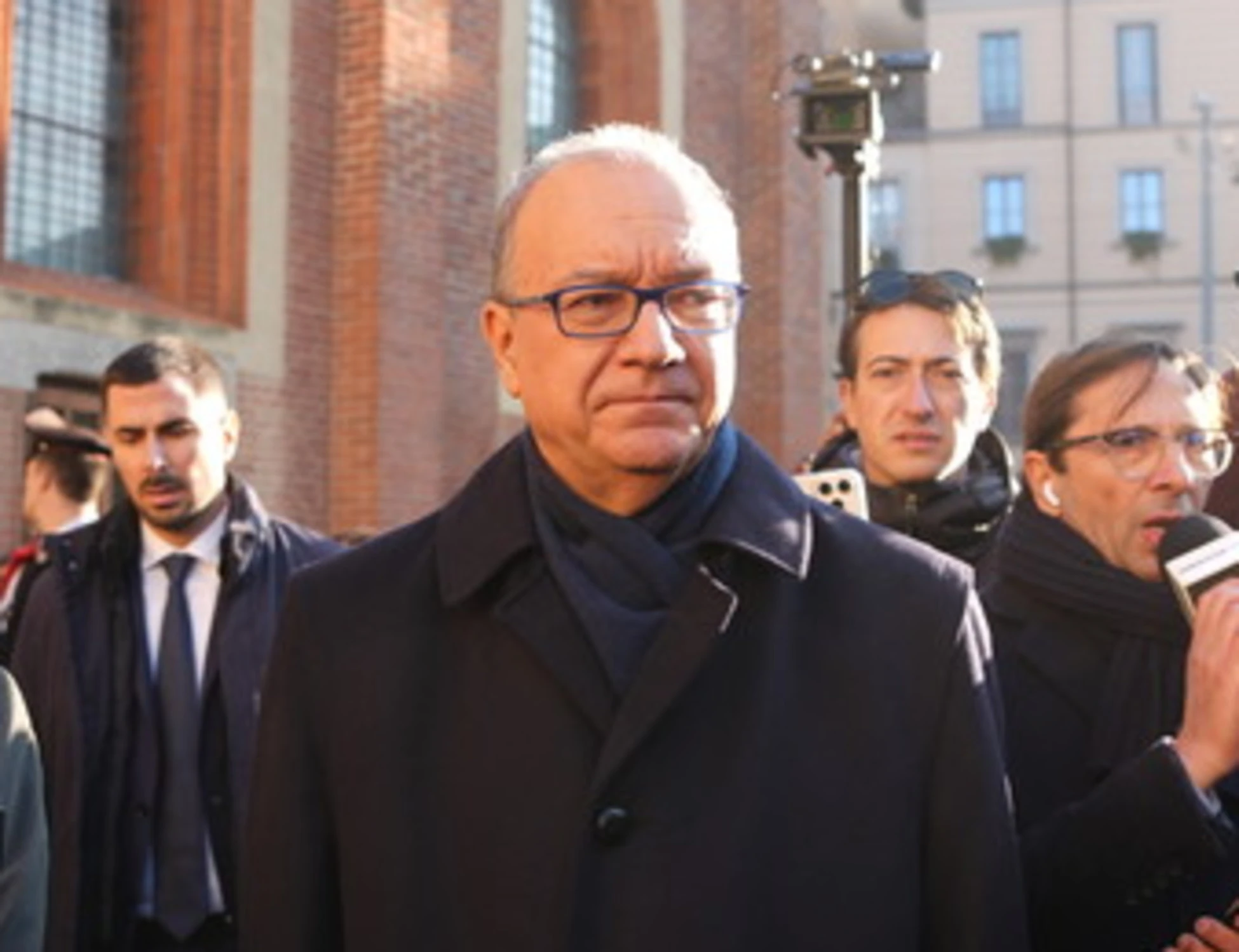 Metal detector nelle scuole più a rischio: siete d'accordo con Valditara?