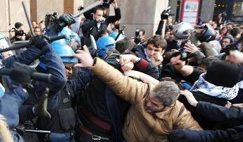 Scontri anche a Firenze