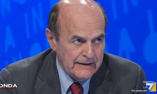 "Mi scappa il cazzotto"...Pierluigi Bersani, raptus in diretta: Parenzo e Telese allibiti