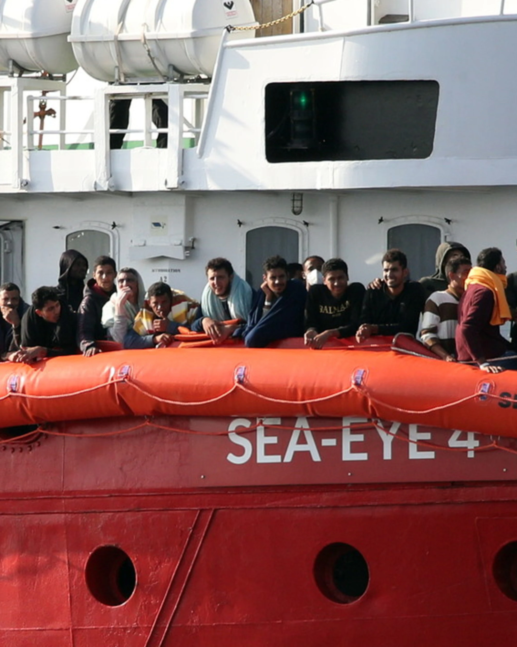 Immigrati, le Ong accusano il governo? Sbugiardate in tempo record: occhio ai numeri