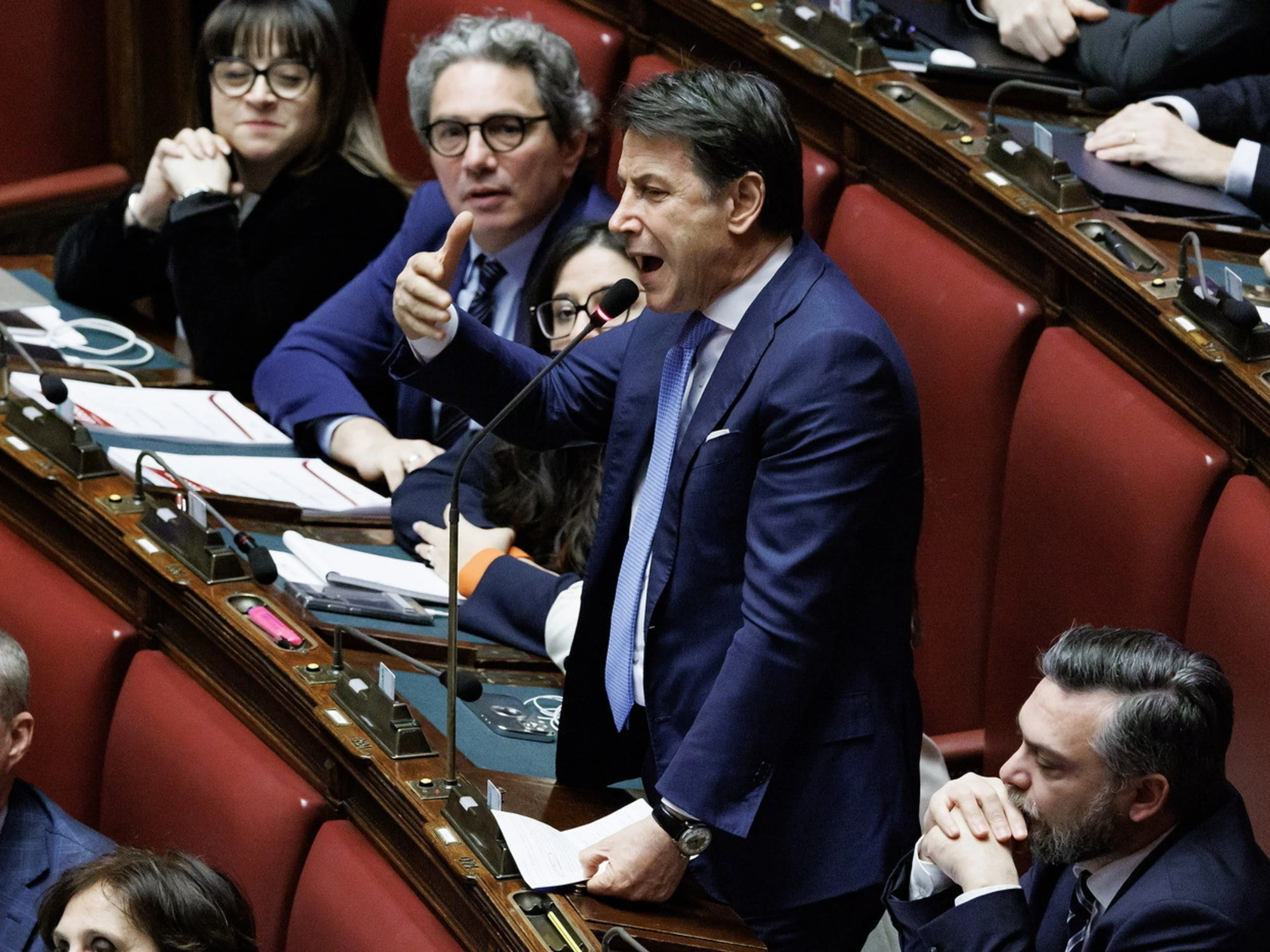 Et voilà: conte torna anti-migranti, che ridere...