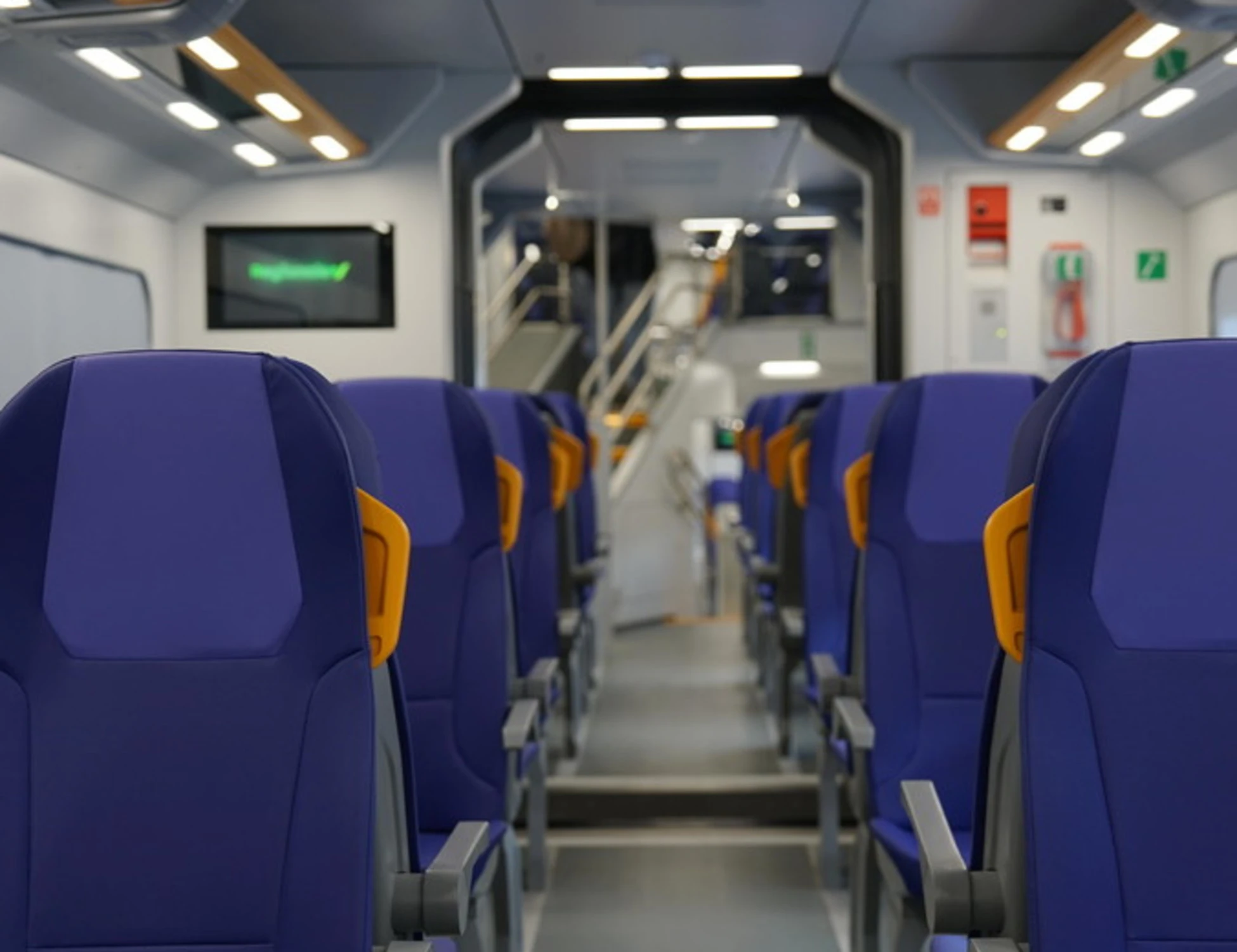 Reggio Emilia, insegue e molesta una dipendente di Trenitalia: arrestato il gambiano