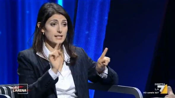 Giletti, Virginia Raggi si dà il voto: "Rifiuti? Assessori? Io mi do sette e mezzo"