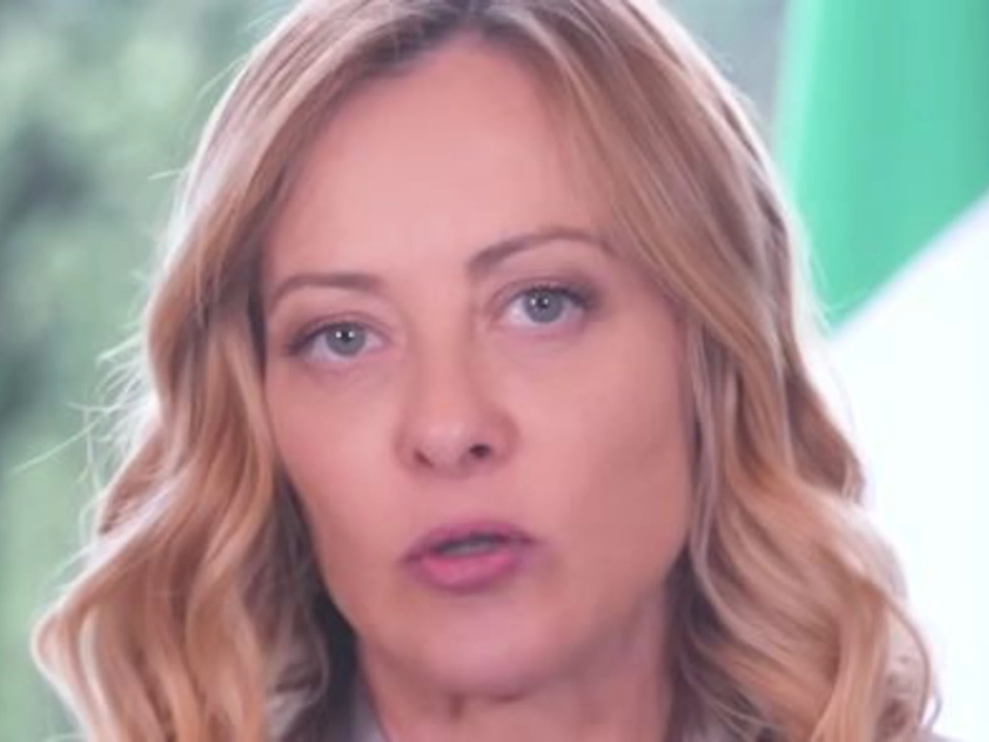 Caivano, Meloni sotterra la sinistra: "Case a chi ha diritto"